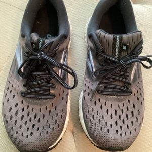 Brooks Womens Transcend 6 1202871B078 Gray Running Shoes, size 6